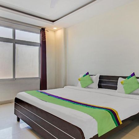 Treebo Silver Grand New Agreement Лакнау Екстериор снимка