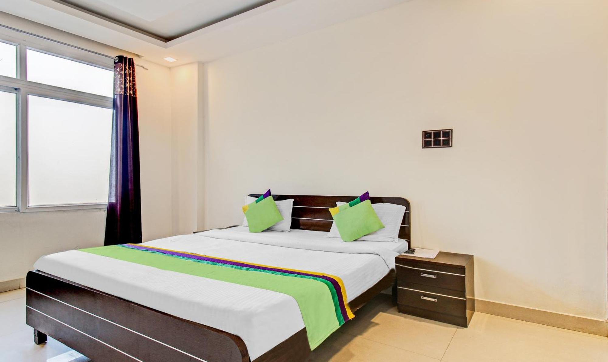 Treebo Silver Grand New Agreement Лакнау Екстериор снимка
